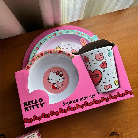 Hello Kitty 3 Piece Bundle - Picture 5 of 6